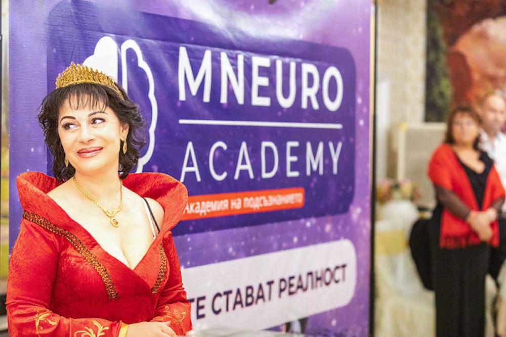 monika balayan mneuro method academy.jpg